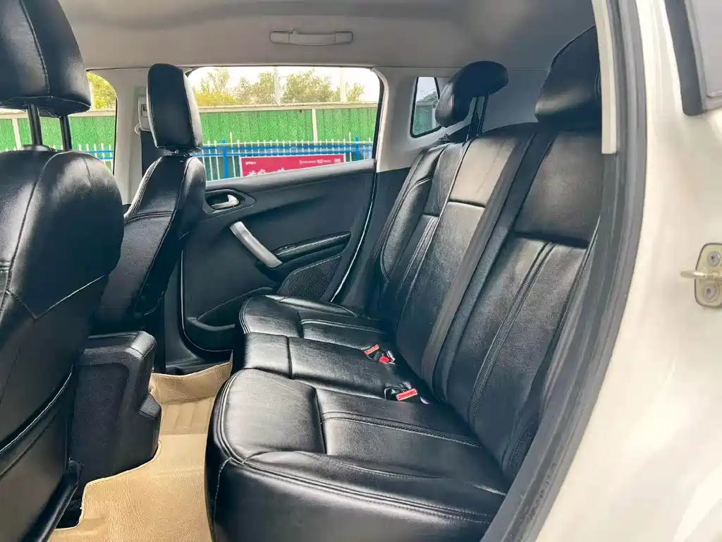 Peugeot 2008 — миниатюра 5