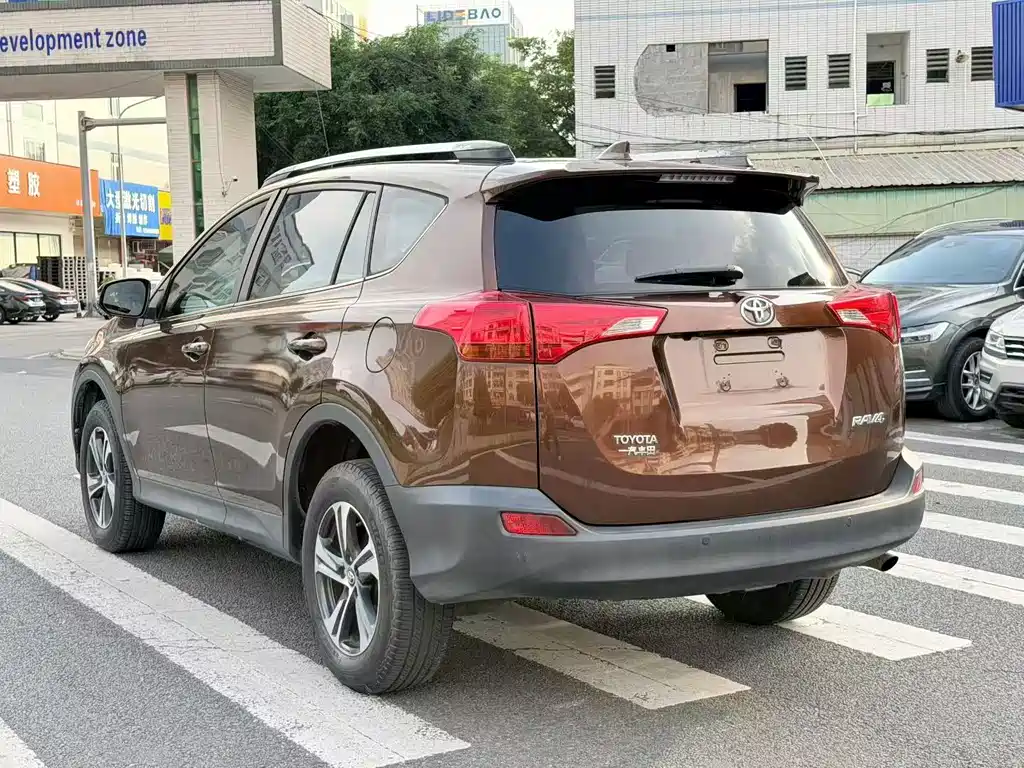 Toyota RAV4 — миниатюра 18