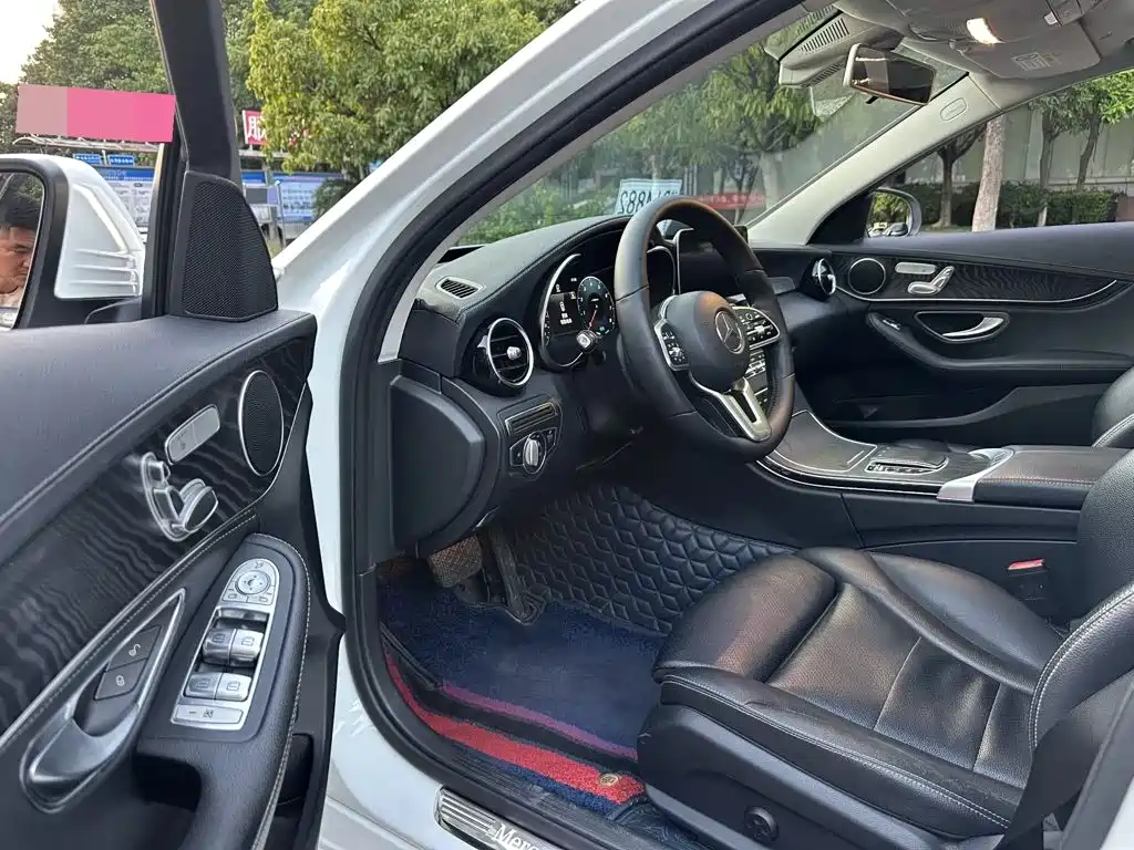 Mercedes-Benz C-Class — миниатюра 15