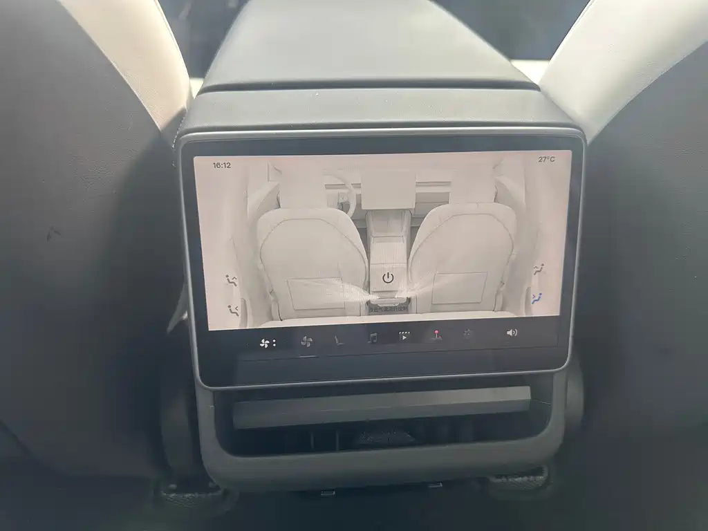 Tesla Model 3 — миниатюра 19