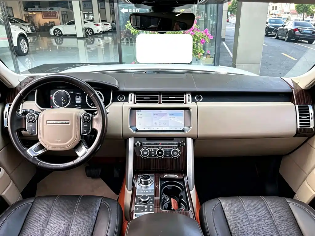 Land Rover Range Rover — миниатюра 5