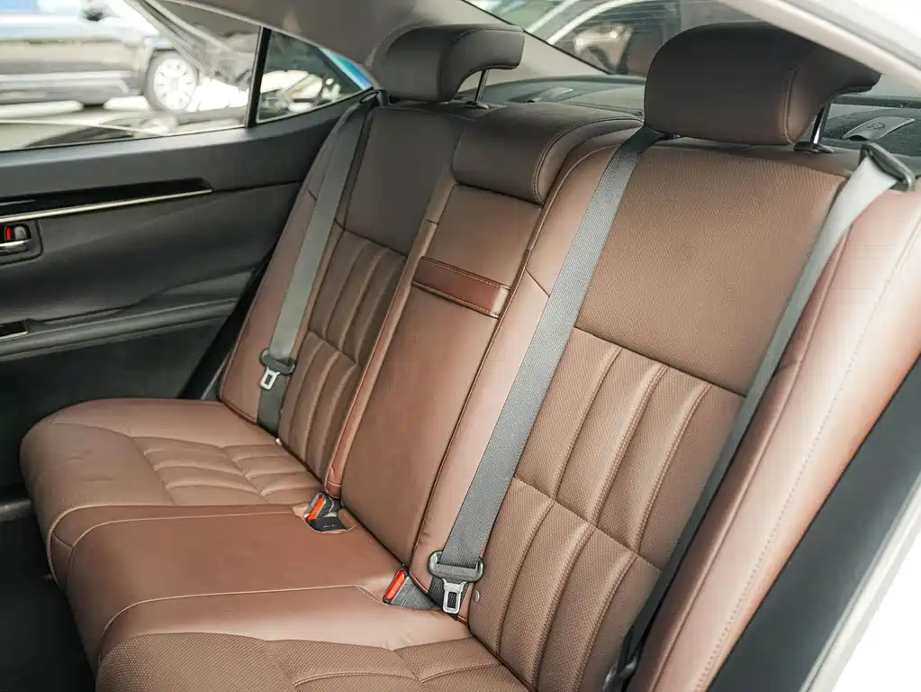 Lexus ES — миниатюра 15