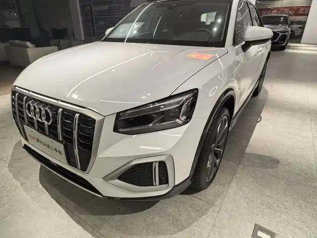 Audi Q2L