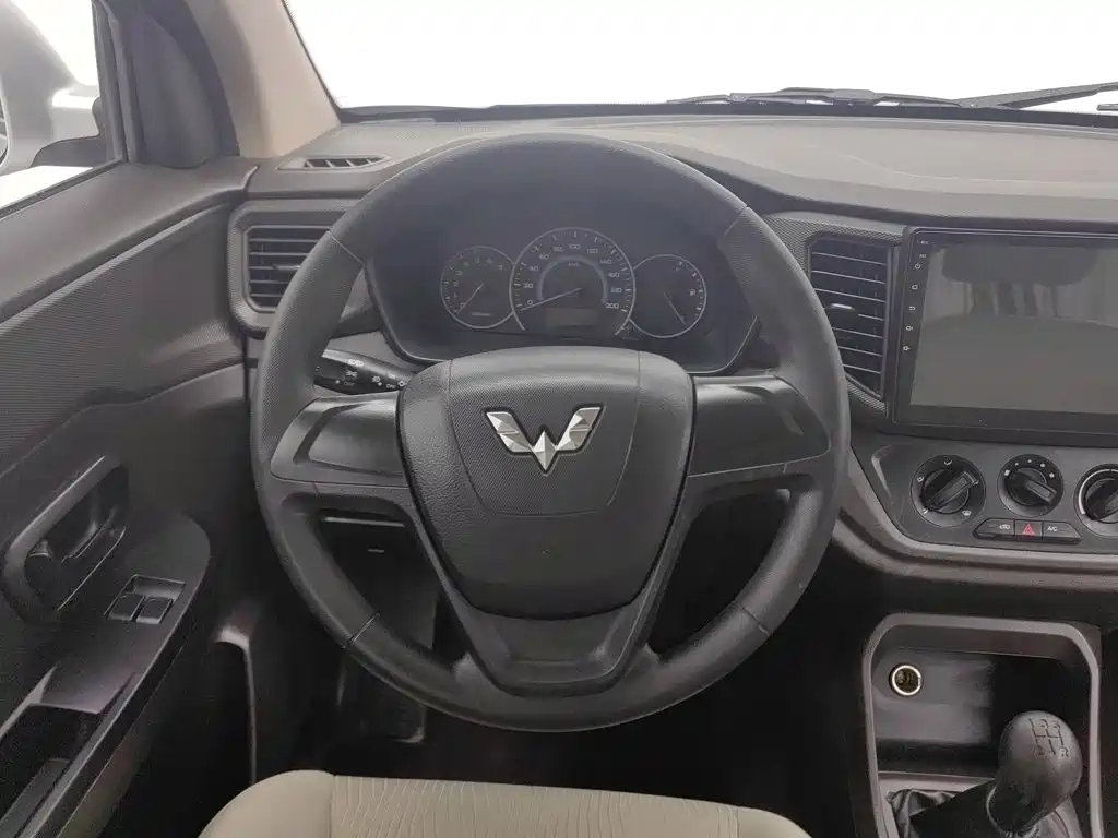 Wuling Hongguang V — миниатюра 11