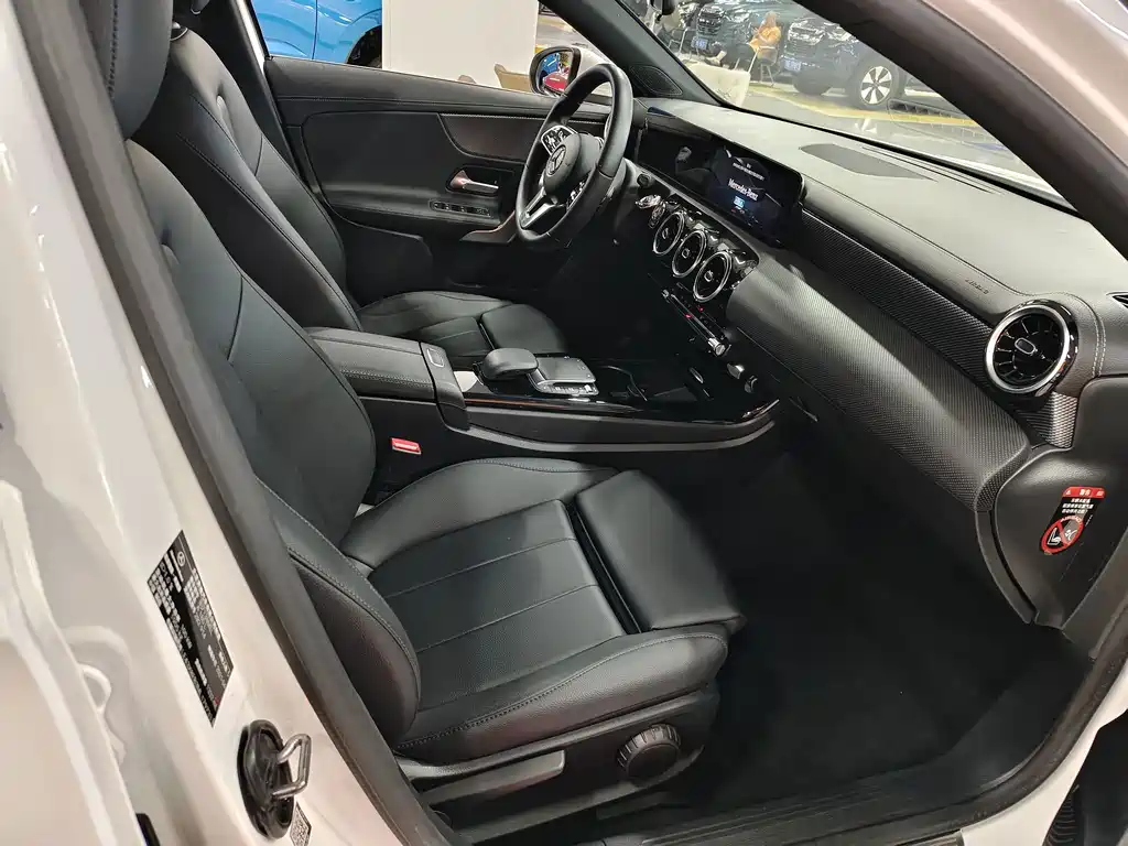 Mercedes-Benz A-Class — миниатюра 11