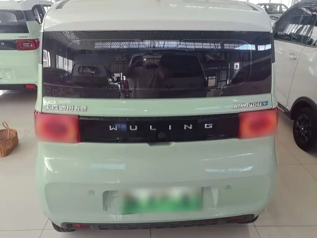 Wuling MINIEV — миниатюра 6