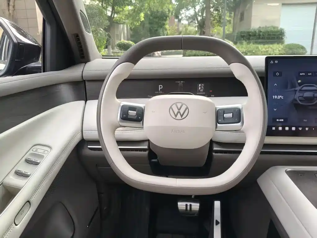 Volkswagen ID.ERA 9X — миниатюра 5