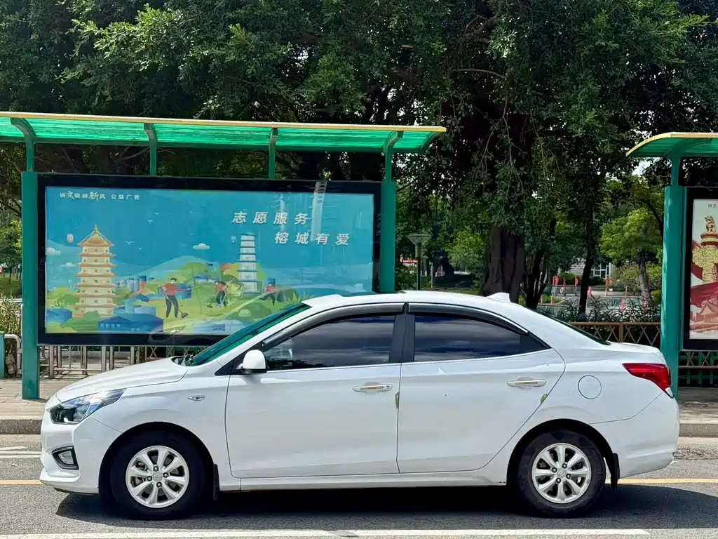Hyundai Verna — миниатюра 5