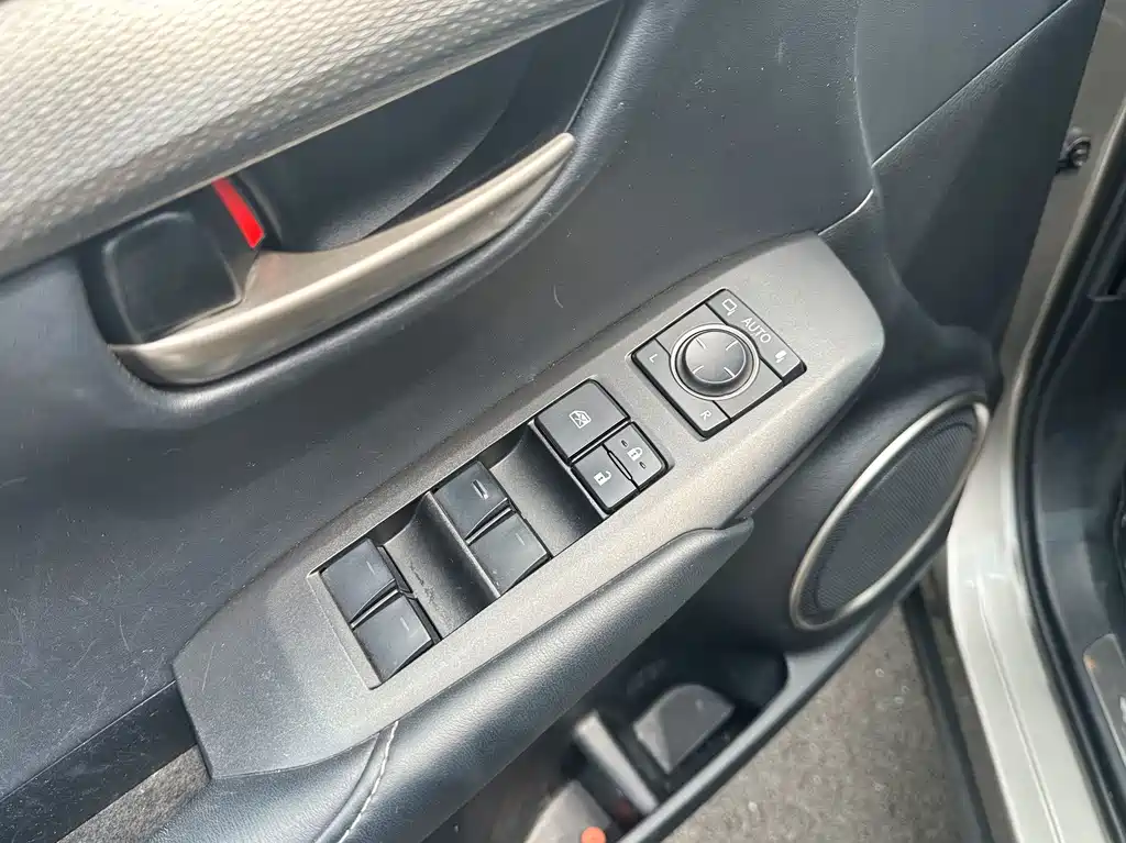 Lexus NX — миниатюра 10