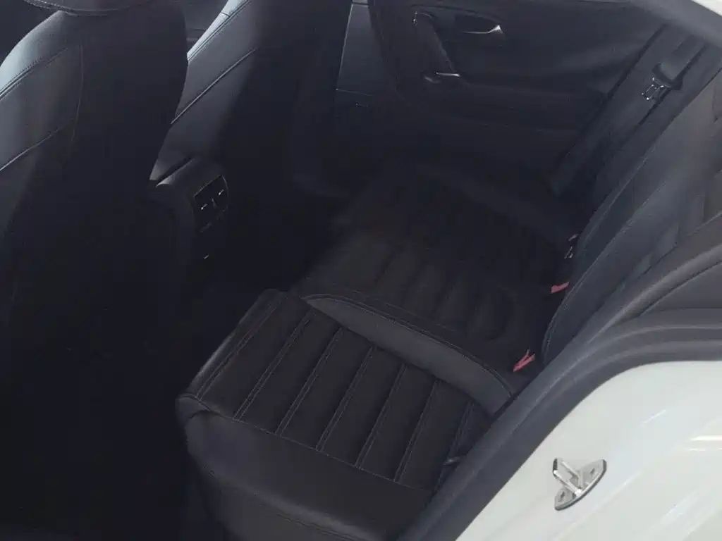 Volkswagen CC — миниатюра 11