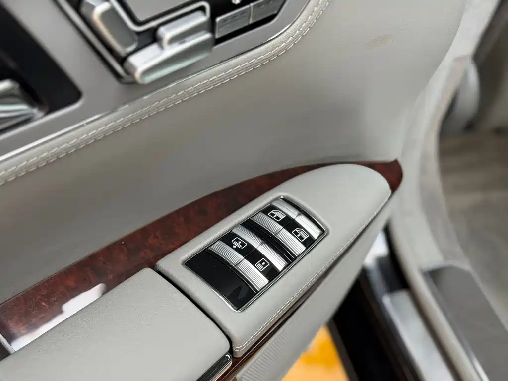 Mercedes-Benz S-Class — миниатюра 10