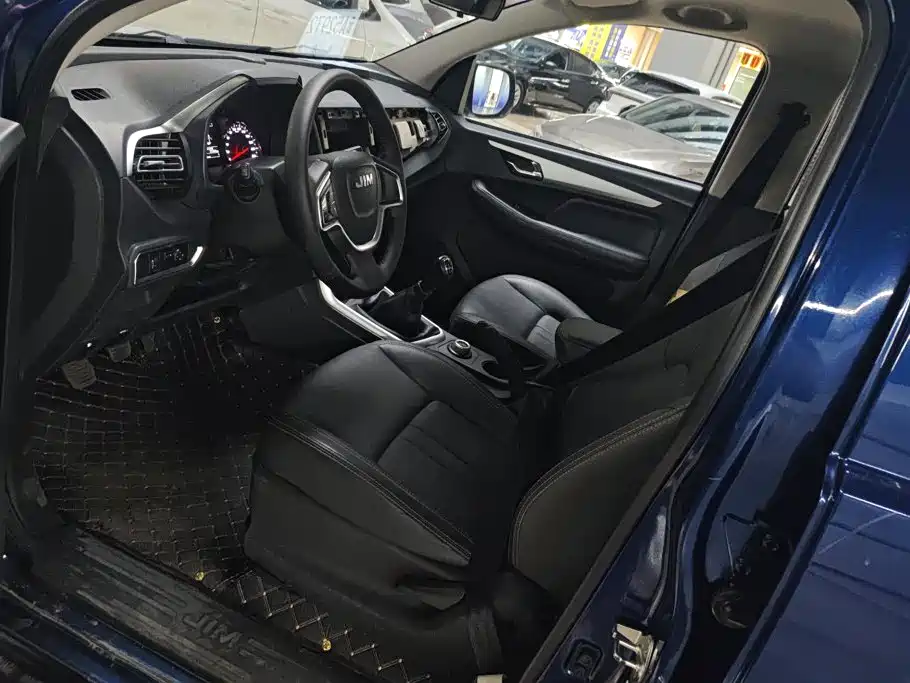 Isuzu RE-MAX Ruimai — миниатюра 9