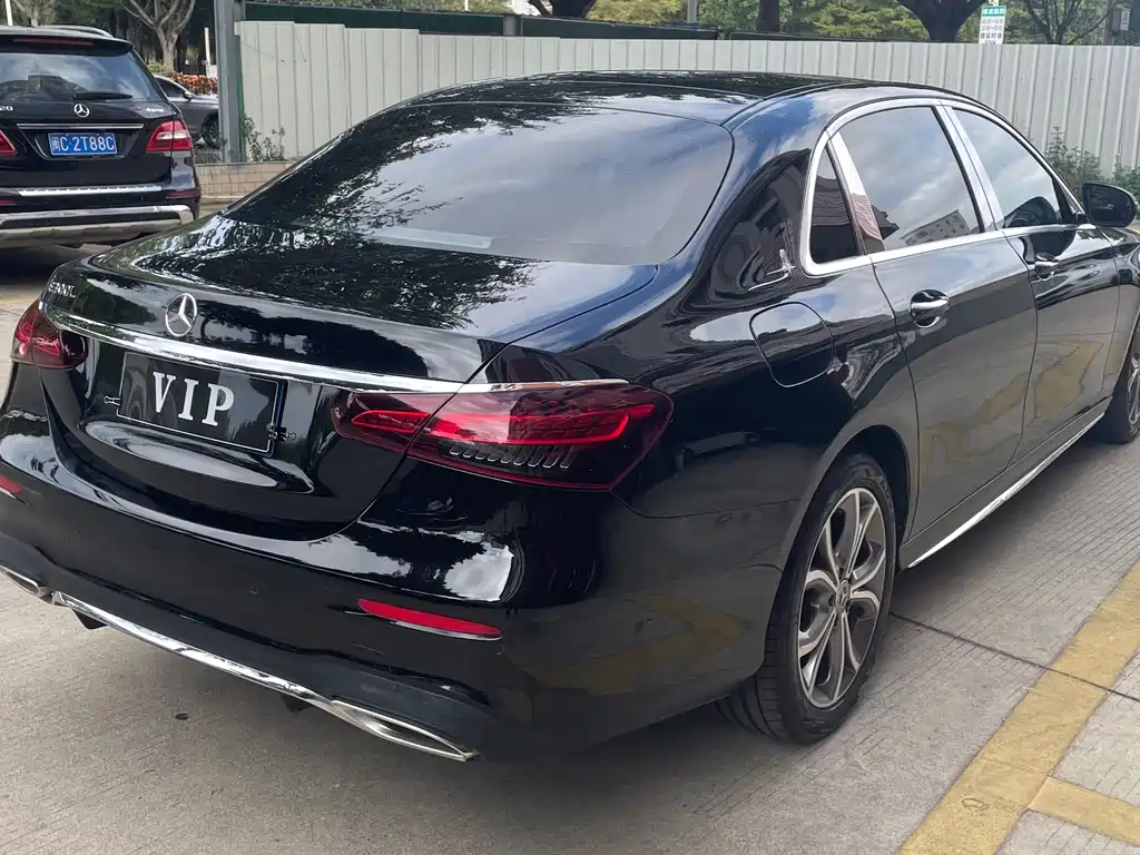 MERCEDES-BENZ E CLASS