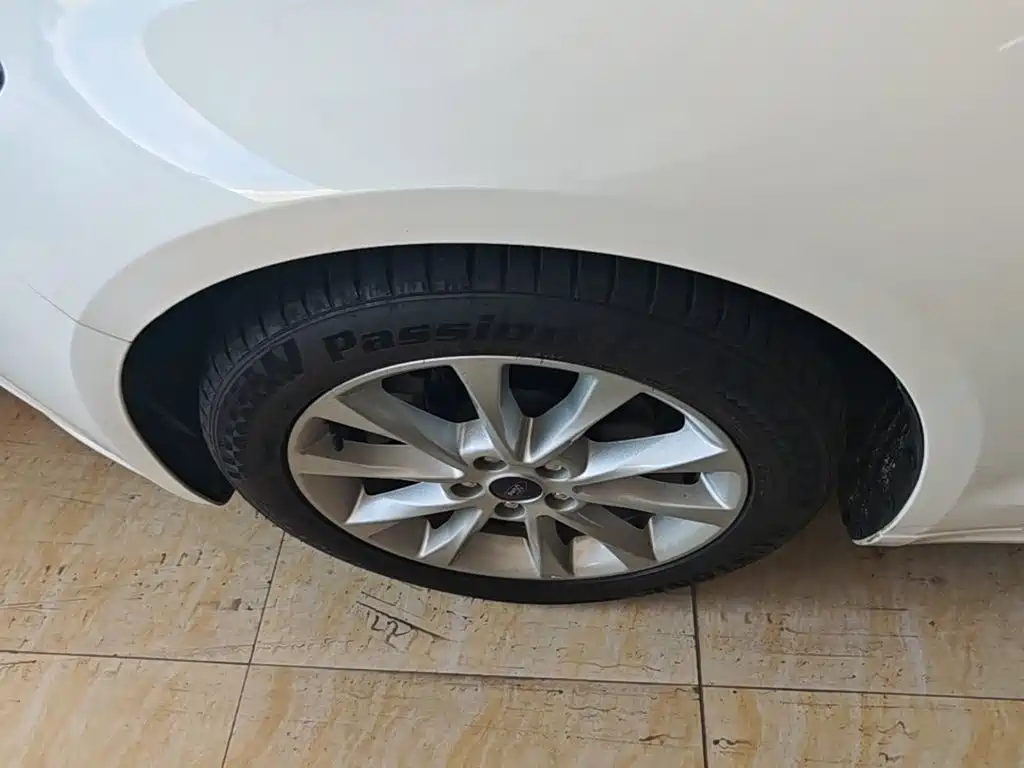 Ford Mondeo — миниатюра 23