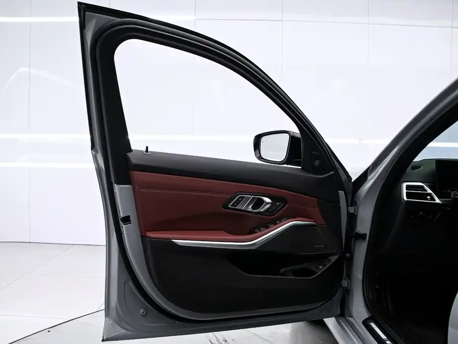 BMW 3 Series — миниатюра 12