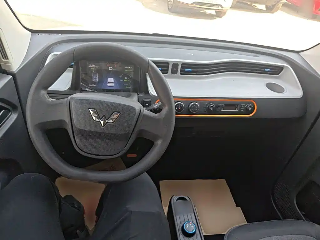 Wuling MINIEV — миниатюра 10