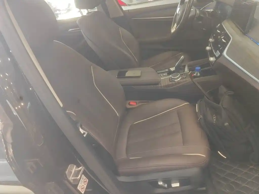BMW 5 Series New Energy — миниатюра 25