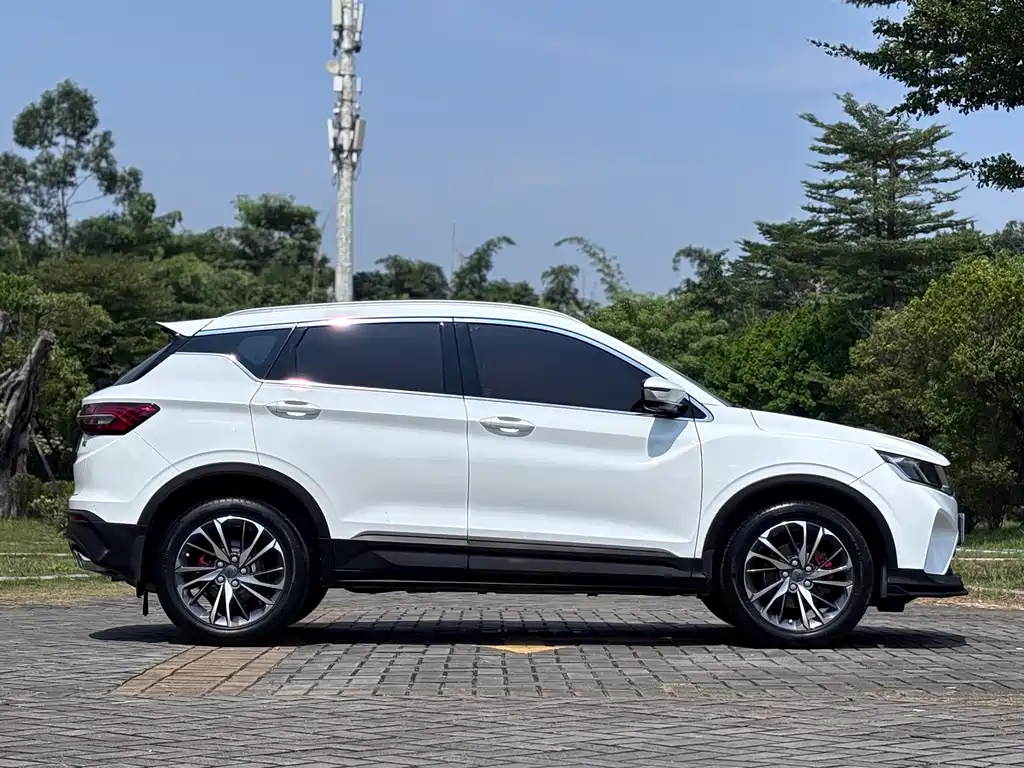 Geely Binyue — миниатюра 11