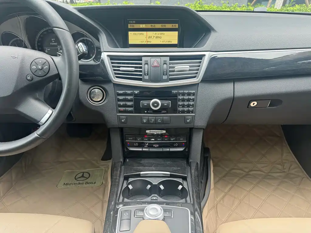 Mercedes-Benz E-Class — миниатюра 20