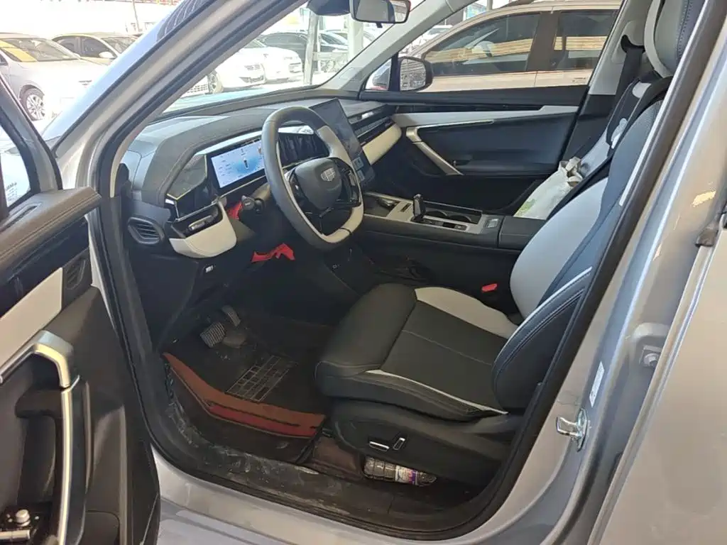Geely Boyue L — миниатюра 15