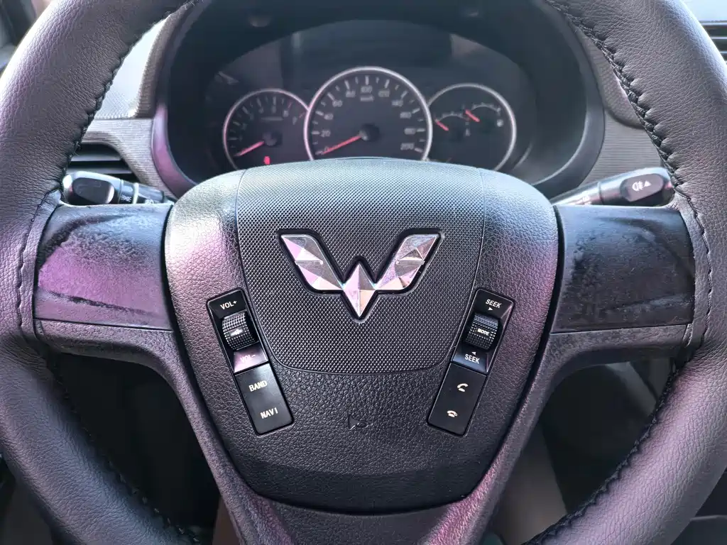 Wuling Hongguang — миниатюра 10