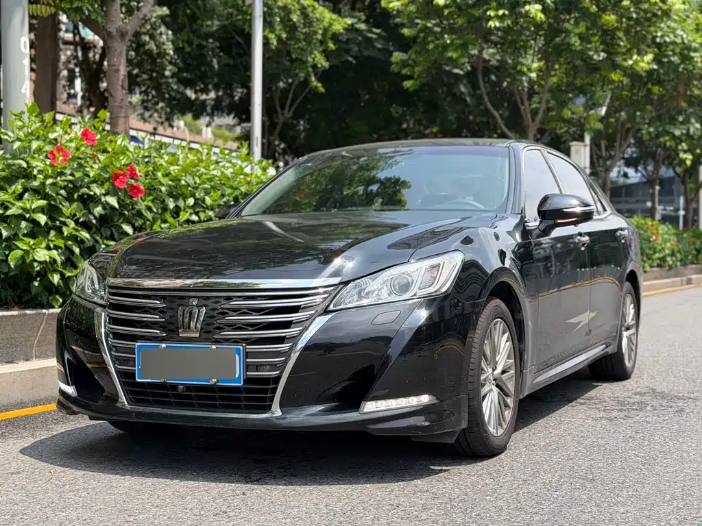 Купить Toyota Crown