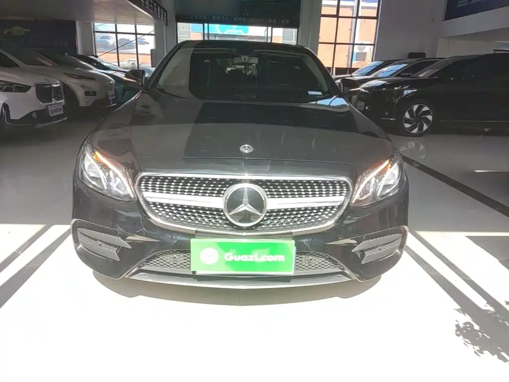 Mercedes-Benz E-Class — миниатюра 3