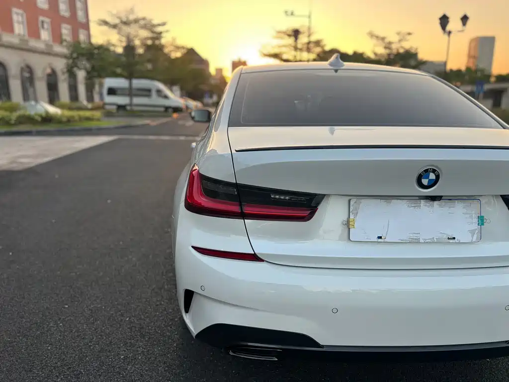 BMW 3 Series — миниатюра 9