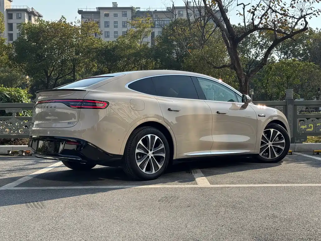 HONGMENG ZHIXING WISDOM WORLD R7