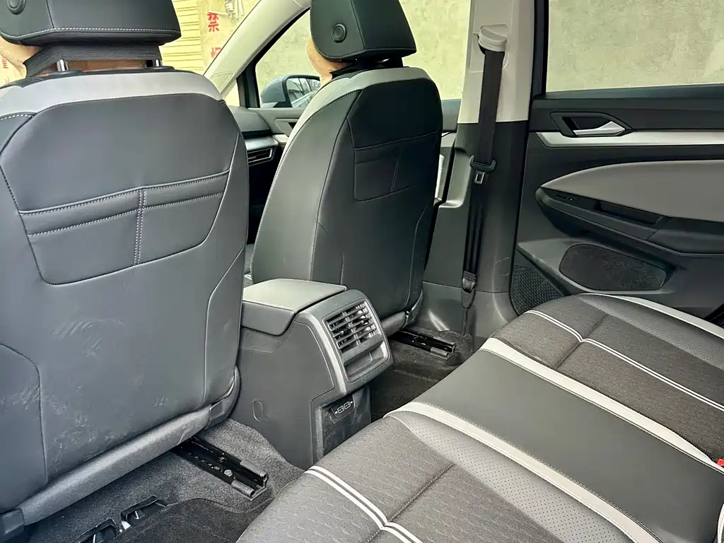 Volkswagen Golf 2026 300TSI Pro