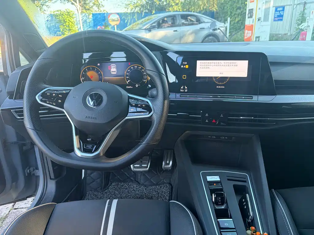 Volkswagen Golf — миниатюра 9