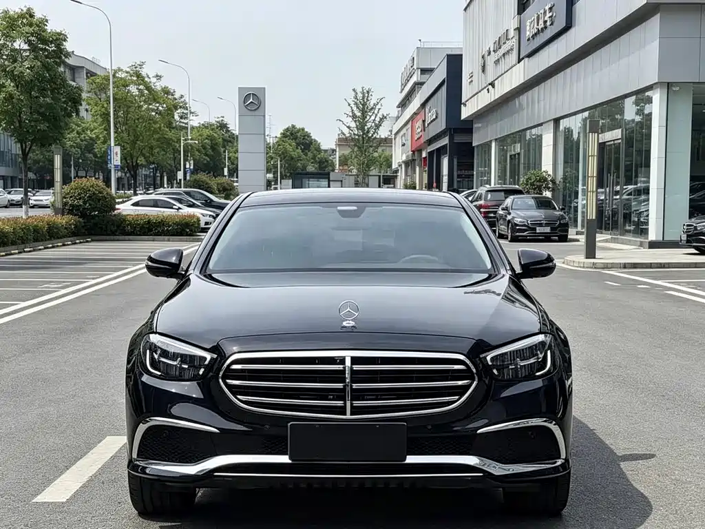 Mercedes-Benz E-Class — миниатюра 3