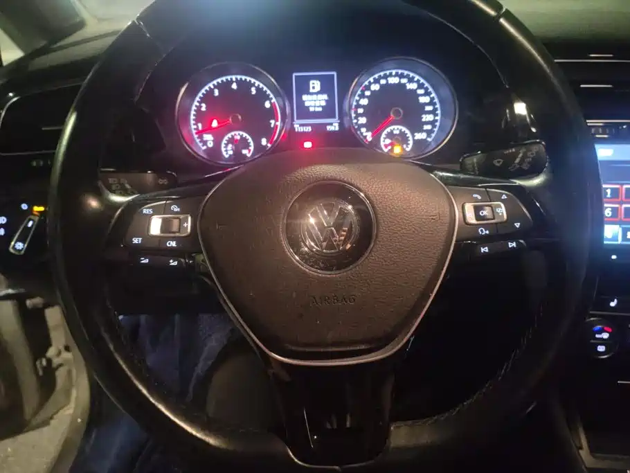 Volkswagen Golf — миниатюра 15