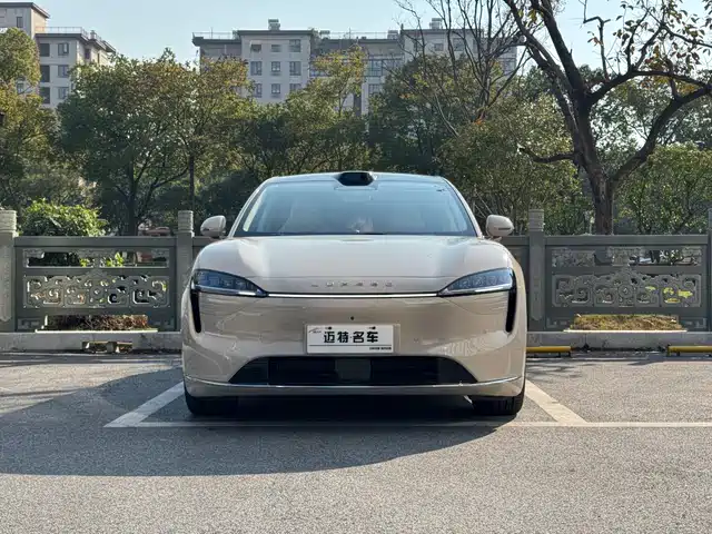 HONGMENG ZHIXING WISDOM WORLD R7 2025