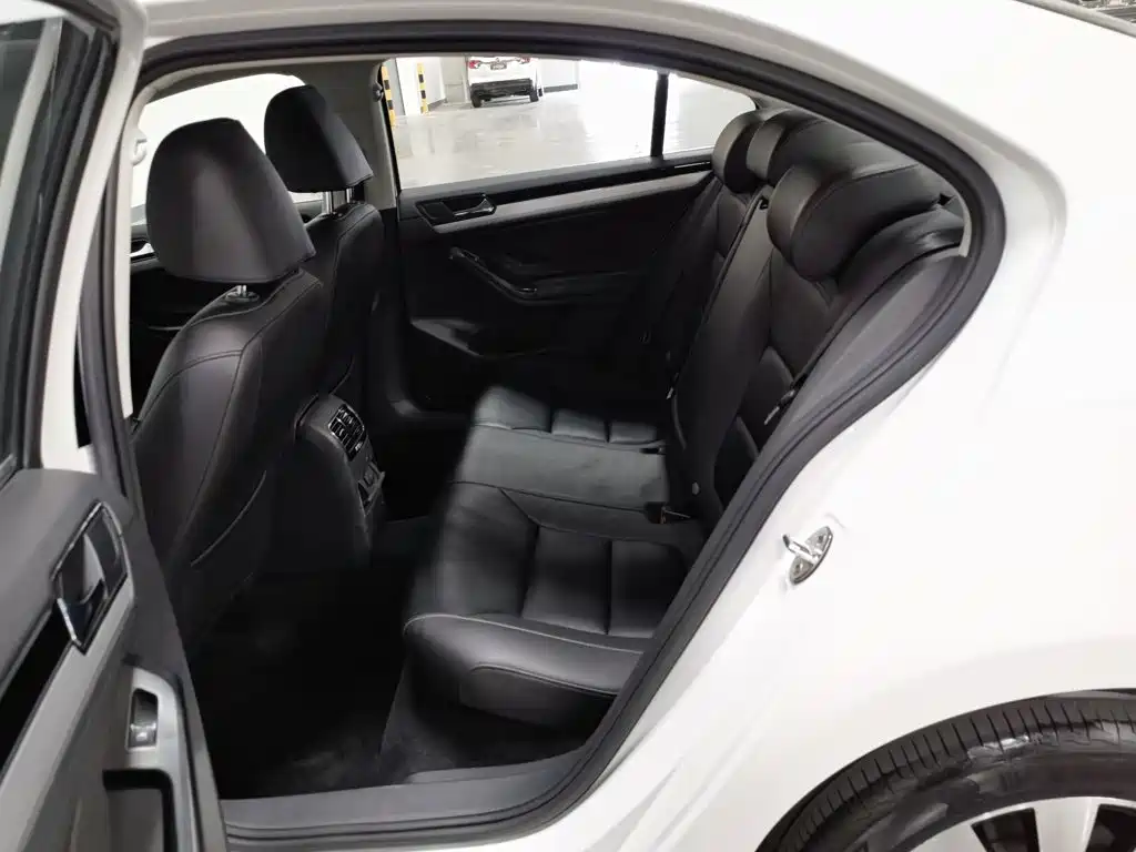 Volkswagen Sagitar — миниатюра 15