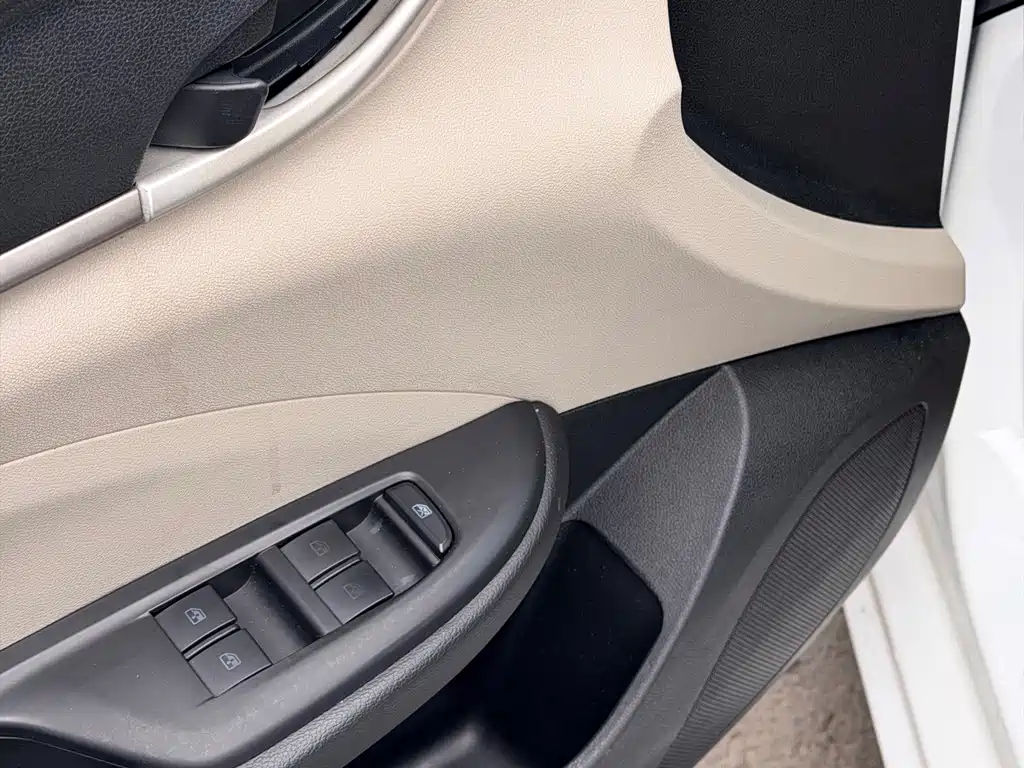 Buick Excelle — миниатюра 10