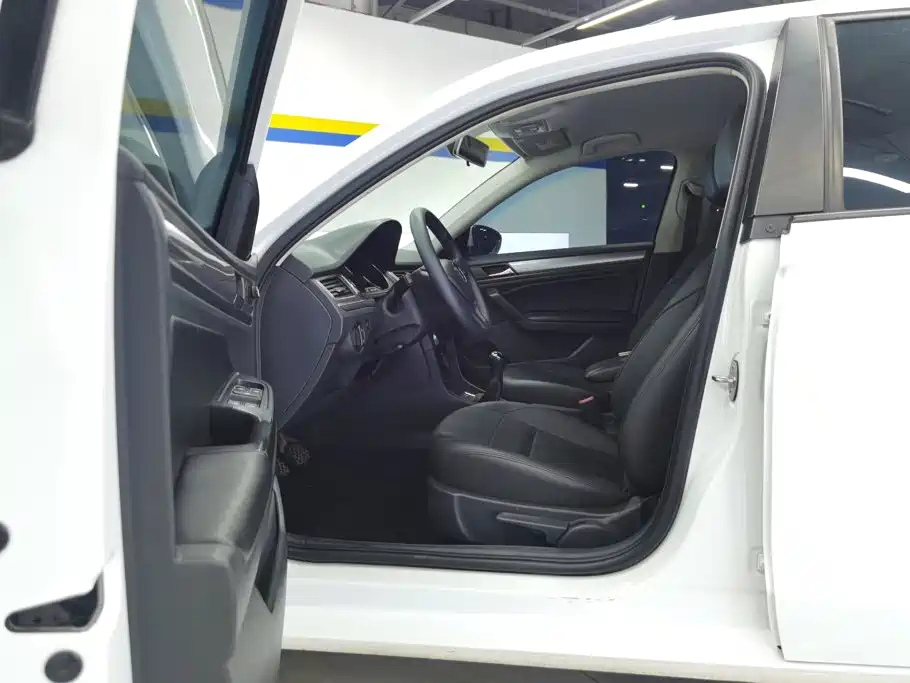 Volkswagen Bora 2019 1.5L MT Fashion VI