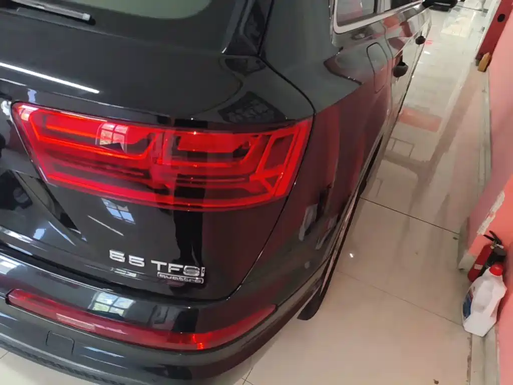Audi Q7 — миниатюра 8