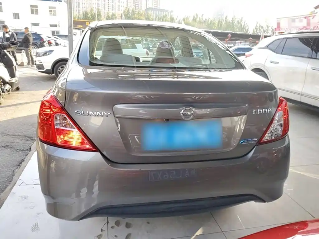 Nissan Sunny — миниатюра 6