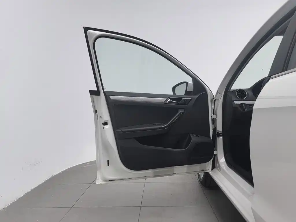 Volkswagen Jetta — миниатюра 8