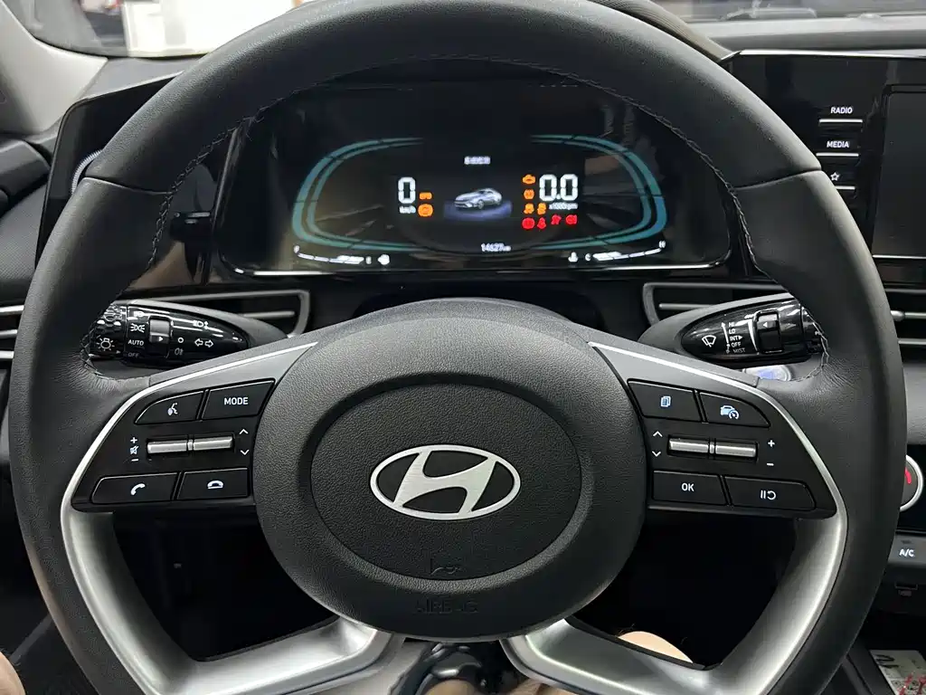Hyundai Elantra — миниатюра 19