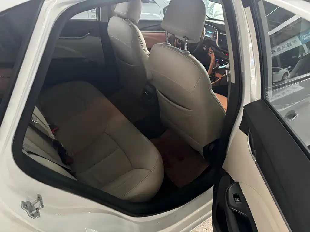 Buick Excelle — миниатюра 8