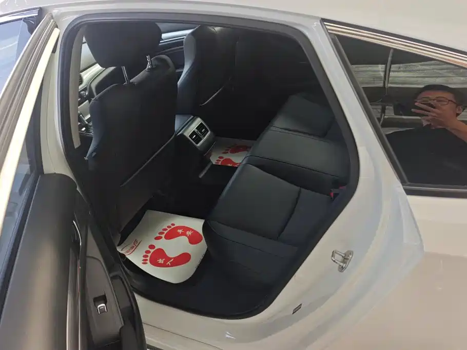 Honda Accord — миниатюра 11