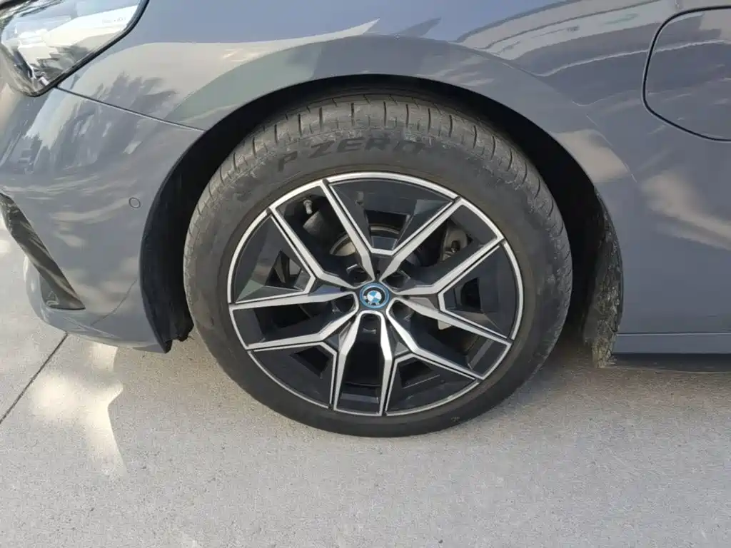 BMW i5 — миниатюра 23