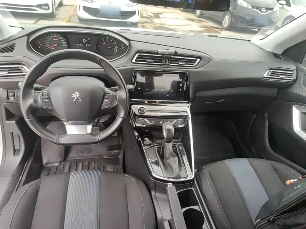 Peugeot 308 — миниатюра 10