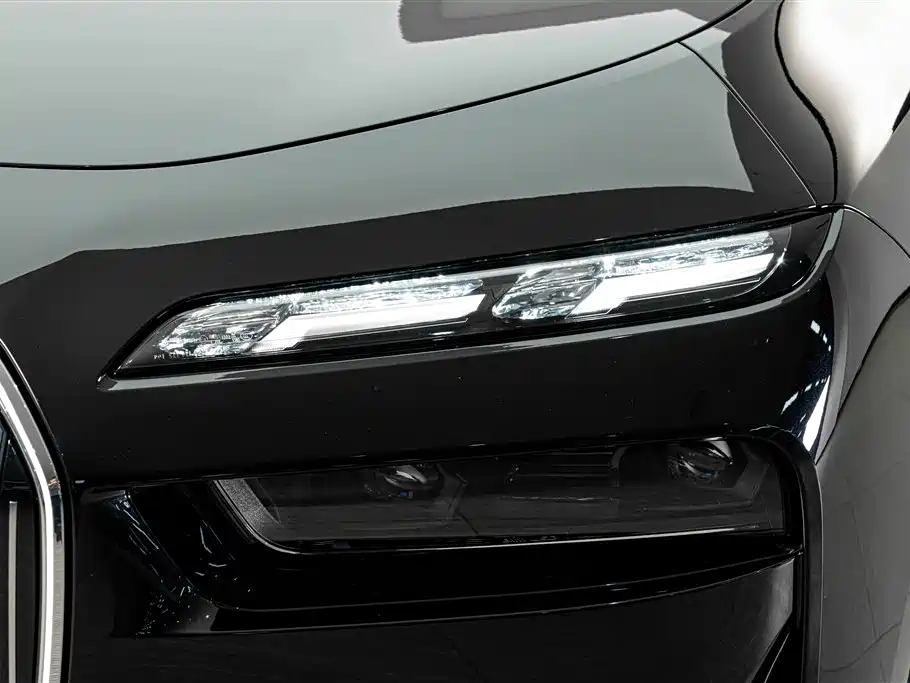 BMW i7 — миниатюра 4