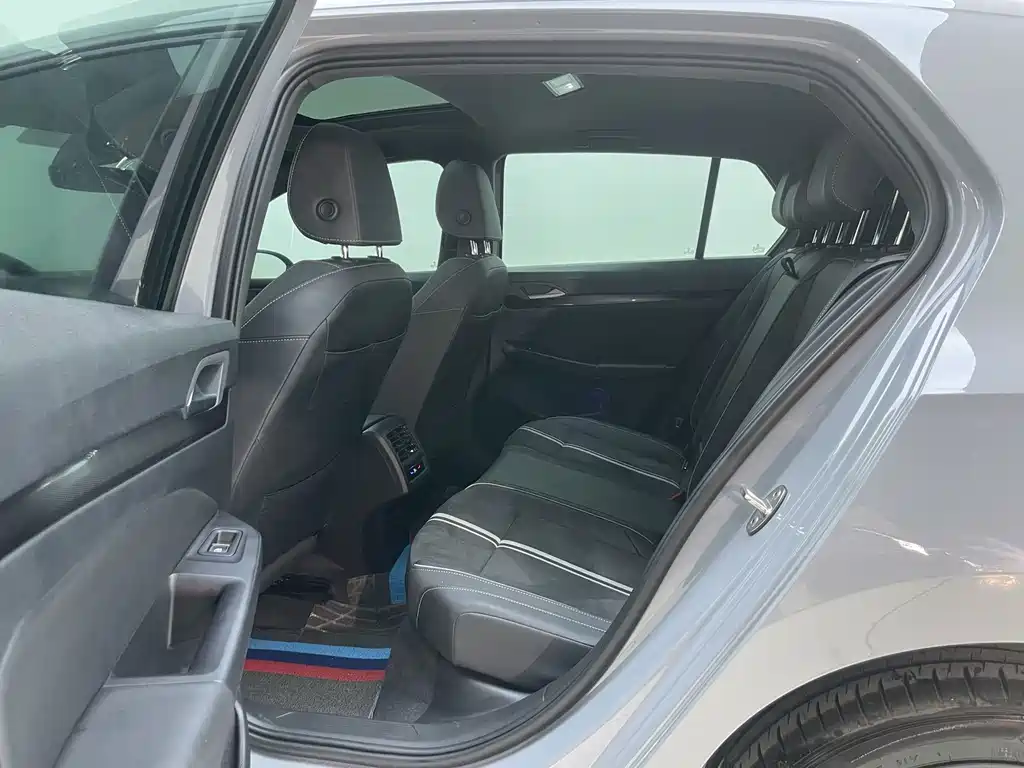 Volkswagen Golf — миниатюра 20