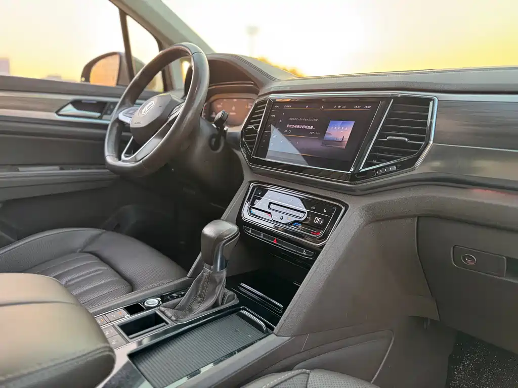Volkswagen Viloran 2022 330TSI Luxury