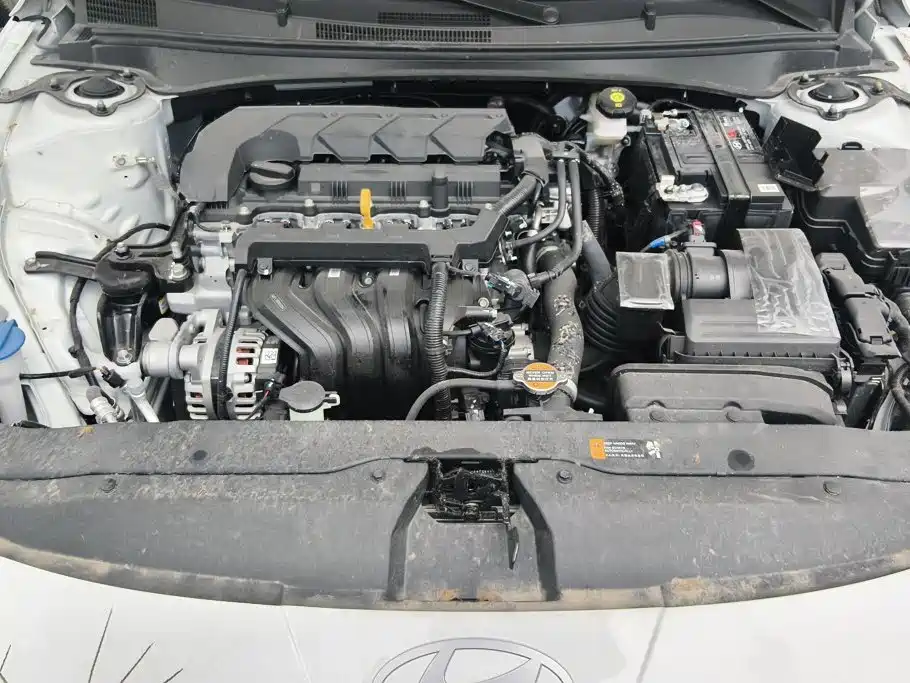 Hyundai Elantra — миниатюра 10