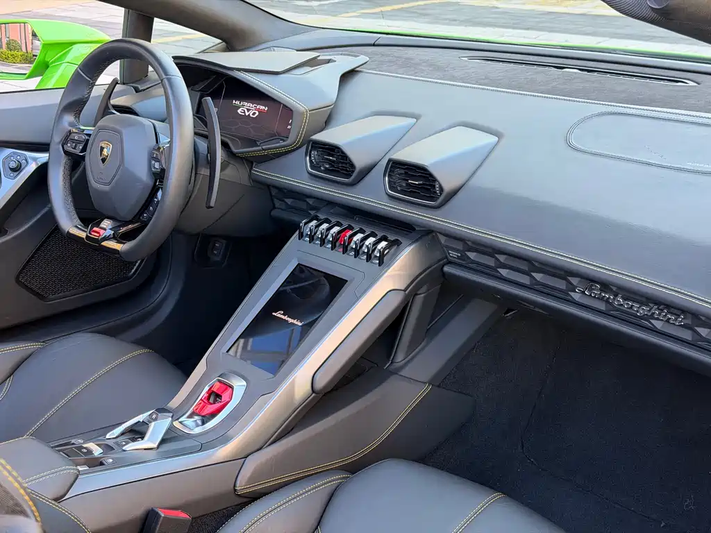 LAMBORGHINI HURACÁN